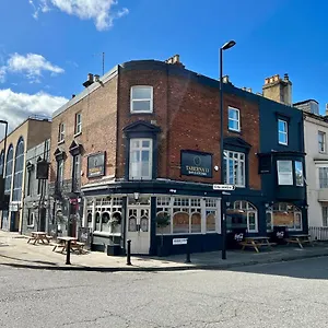 Inn Starboard, Southampton