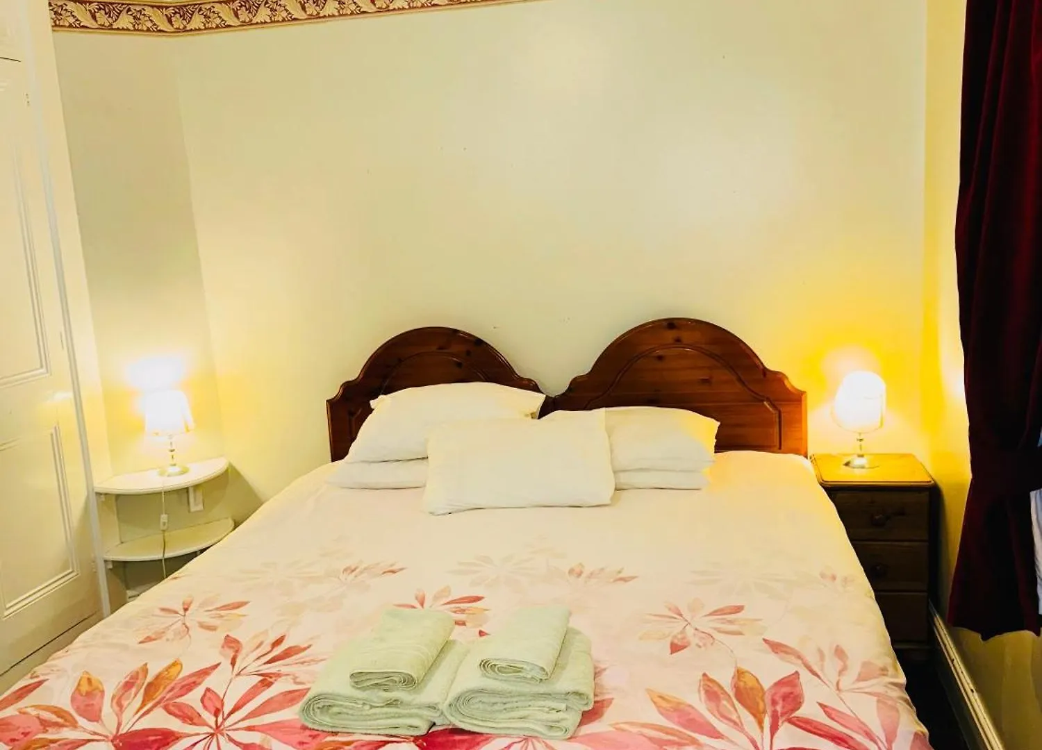 The Bliss 9 Home Stay, Self Check In With Smart Lock, Non Smoking Home In And Out Southampton Privat bolig